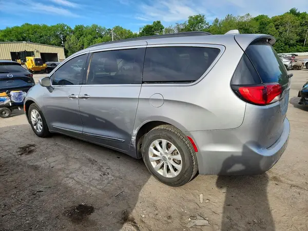 2C4RC1BG4HR788216 2017 CHRYSLER PACIFICA - Image 2
