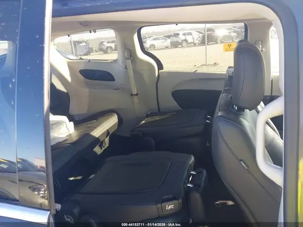 2C4RC1BG4HR794551 2017 CHRYSLER PACIFICA - Image 8