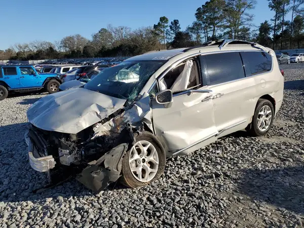 2C4RC1BG4HR794825 2017 CHRYSLER PACIFICA - Image 1