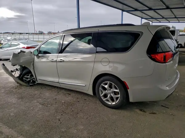2C4RC1BG4HR794940 2017 CHRYSLER PACIFICA - Image 2