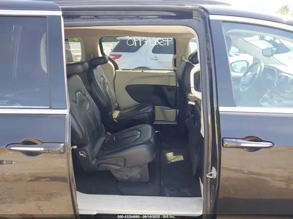 2C4RC1BG4HR795053 2017 CHRYSLER PACIFICA - Image 8