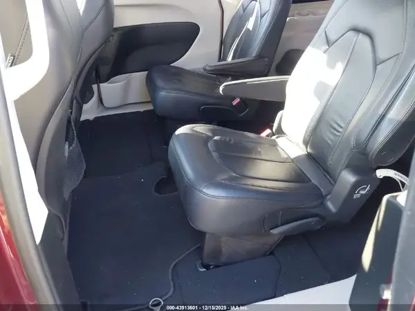 2C4RC1BG4HR795781 2017 CHRYSLER PACIFICA - Image 8