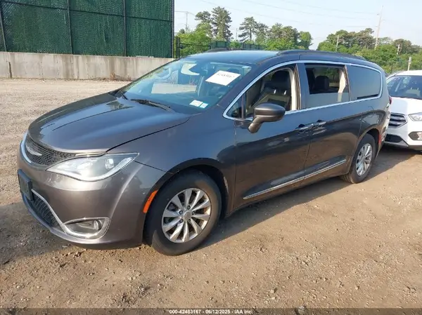2C4RC1BG4HR796624 2017 CHRYSLER PACIFICA - Image 2