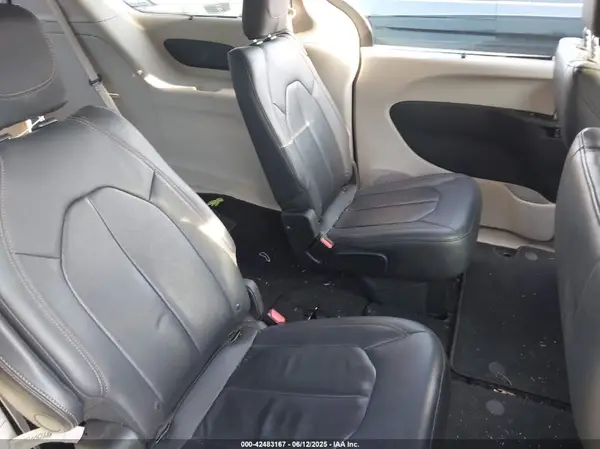 2C4RC1BG4HR796624 2017 CHRYSLER PACIFICA - Image 8