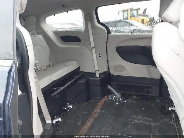 2C4RC1BG4HR797255 2017 CHRYSLER PACIFICA - Image 8