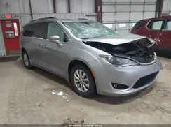 2C4RC1BG4HR811476 2017 CHRYSLER PACIFICA