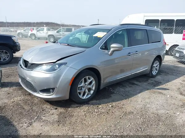 2C4RC1BG4HR816127 2017 CHRYSLER PACIFICA - Image 2