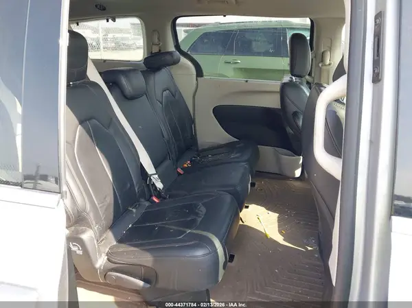 2C4RC1BG4HR816127 2017 CHRYSLER PACIFICA - Image 8
