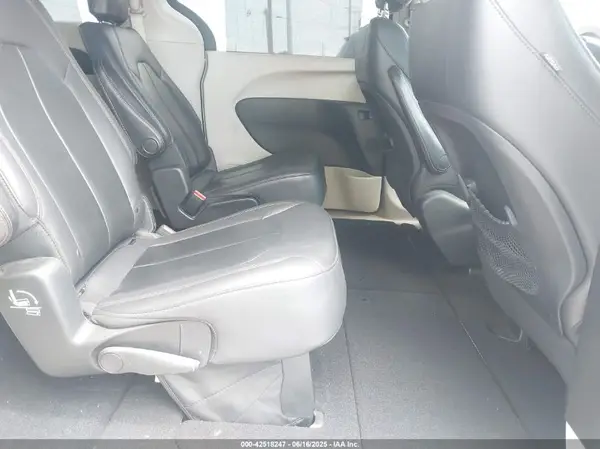2C4RC1BG4HR821604 2017 CHRYSLER PACIFICA - Image 8