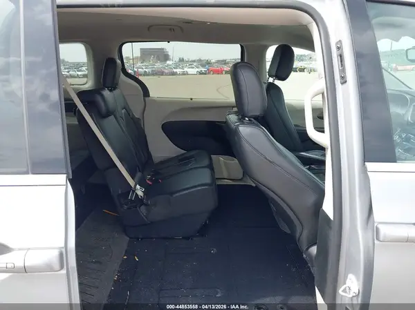 2C4RC1BG4HR823224 2017 CHRYSLER PACIFICA - Image 8