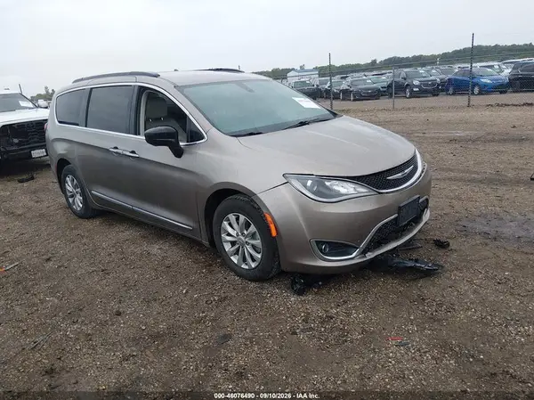 2C4RC1BG4HR837365 2017 CHRYSLER PACIFICA - Image 1