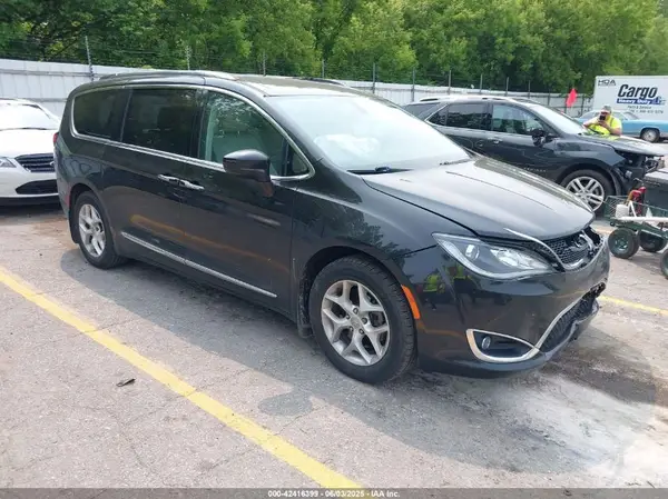 2C4RC1BG4JR100494 2018 CHRYSLER PACIFICA - Image 1