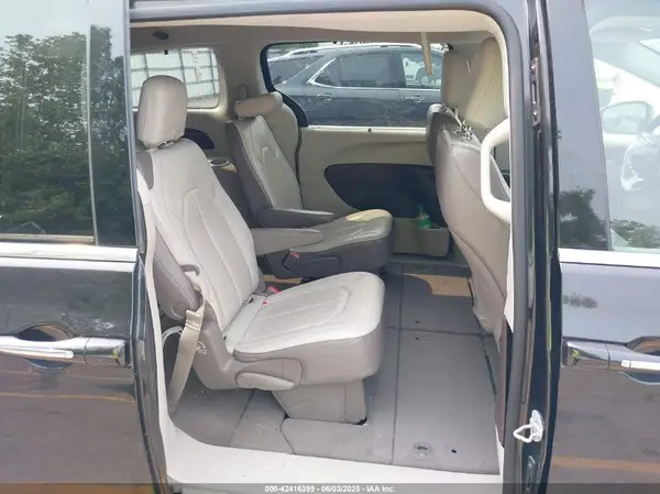 2C4RC1BG4JR100494 2018 CHRYSLER PACIFICA - Image 8