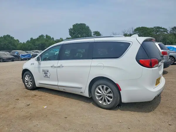 2C4RC1BG4JR106893 2018 CHRYSLER PACIFICA - Image 2