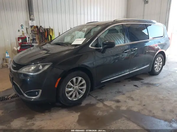 2C4RC1BG4JR109163 2018 CHRYSLER PACIFICA - Image 2