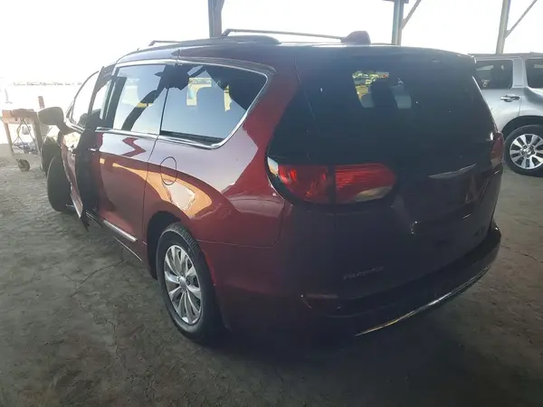 2C4RC1BG4JR110118 2018 CHRYSLER PACIFICA - Image 2