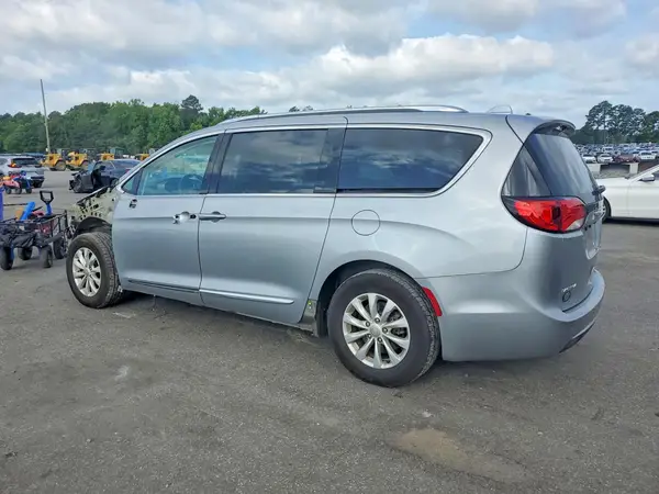 2C4RC1BG4JR110507 2018 CHRYSLER PACIFICA - Image 2