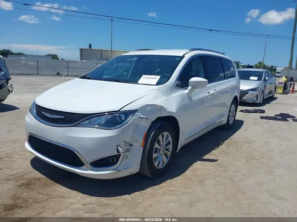 2C4RC1BG4JR110653 2018 CHRYSLER PACIFICA - Image 2