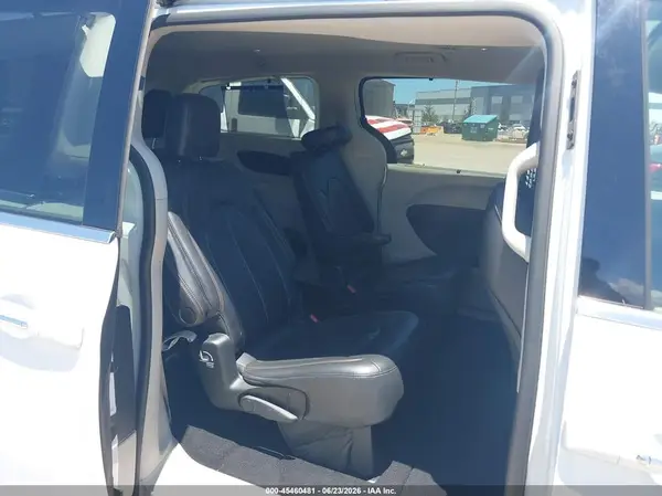 2C4RC1BG4JR110653 2018 CHRYSLER PACIFICA - Image 8