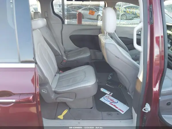 2C4RC1BG4JR111558 2018 CHRYSLER PACIFICA - Image 8