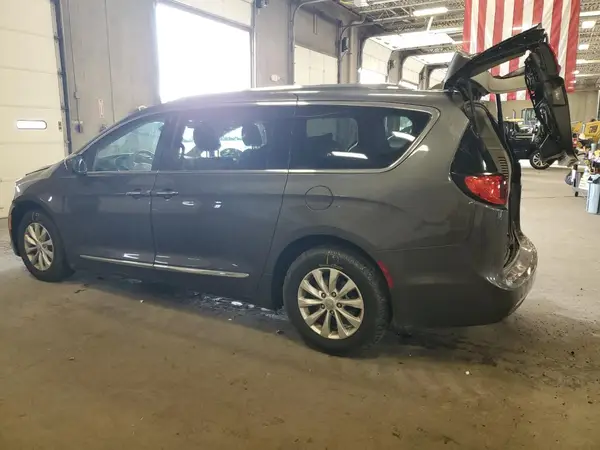 2C4RC1BG4JR112127 2018 CHRYSLER PACIFICA - Image 2