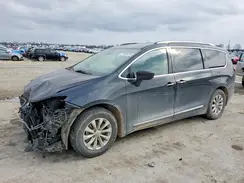 2C4RC1BG4JR119482 2018 CHRYSLER PACIFICA