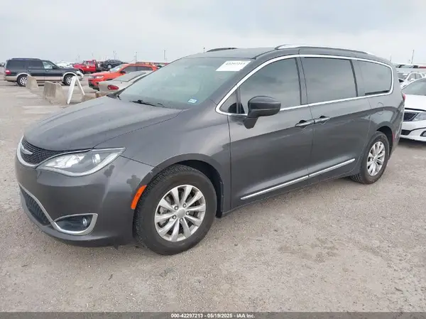 2C4RC1BG4JR119644 2018 CHRYSLER PACIFICA - Image 2