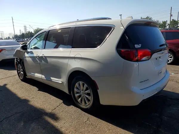 2C4RC1BG4JR120504 2018 CHRYSLER PACIFICA - Image 2
