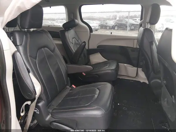 2C4RC1BG4JR125816 2018 CHRYSLER PACIFICA - Image 8