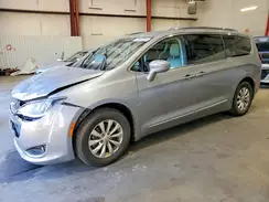 2C4RC1BG4JR126528 2018 CHRYSLER PACIFICA
