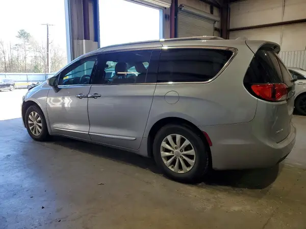 2C4RC1BG4JR126528 2018 CHRYSLER PACIFICA - Image 2