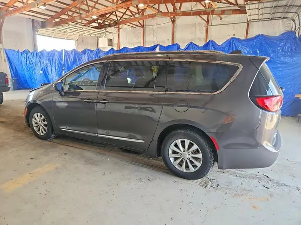 2C4RC1BG4JR127226 2018 CHRYSLER PACIFICA - Image 2