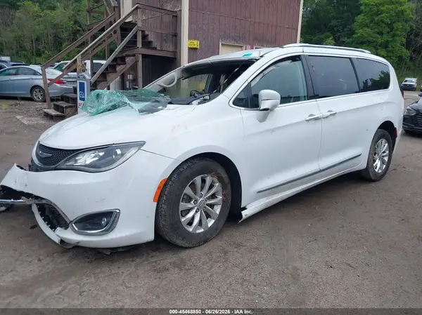2C4RC1BG4JR127503 2018 CHRYSLER PACIFICA - Image 2