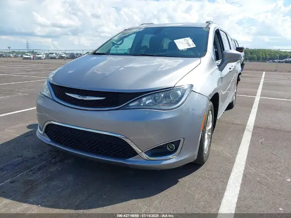 2C4RC1BG4JR142406 2018 CHRYSLER PACIFICA - Image 2