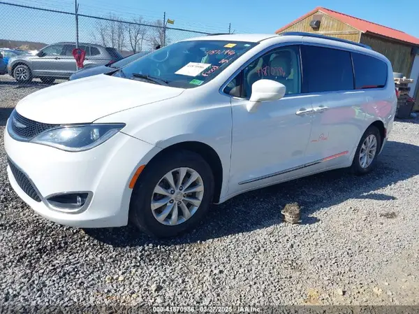 2C4RC1BG4JR142566 2018 CHRYSLER PACIFICA - Image 2