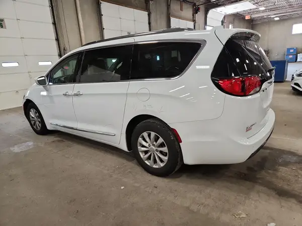 2C4RC1BG4JR142826 2018 CHRYSLER PACIFICA - Image 2