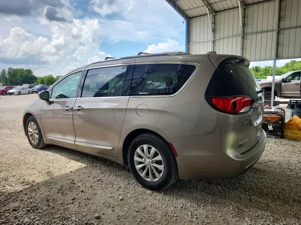 2C4RC1BG4JR152059 2018 CHRYSLER PACIFICA - Image 2