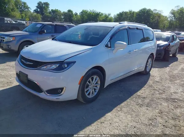 2C4RC1BG4JR158170 2018 CHRYSLER PACIFICA - Image 2