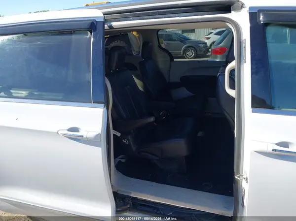 2C4RC1BG4JR158170 2018 CHRYSLER PACIFICA - Image 8