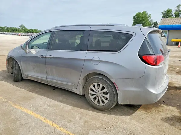 2C4RC1BG4JR163322 2018 CHRYSLER PACIFICA - Image 2