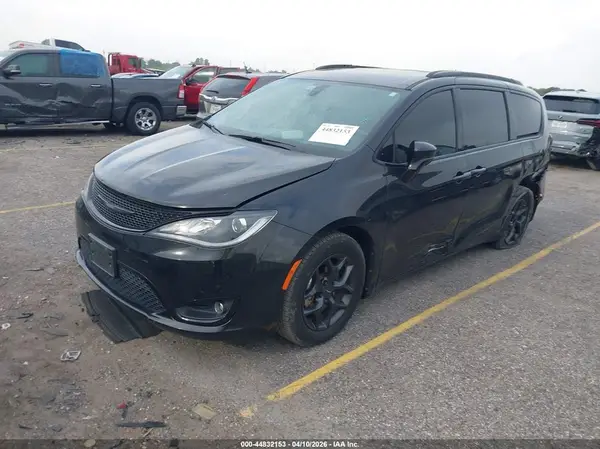 2C4RC1BG4JR174658 2018 CHRYSLER PACIFICA - Image 2