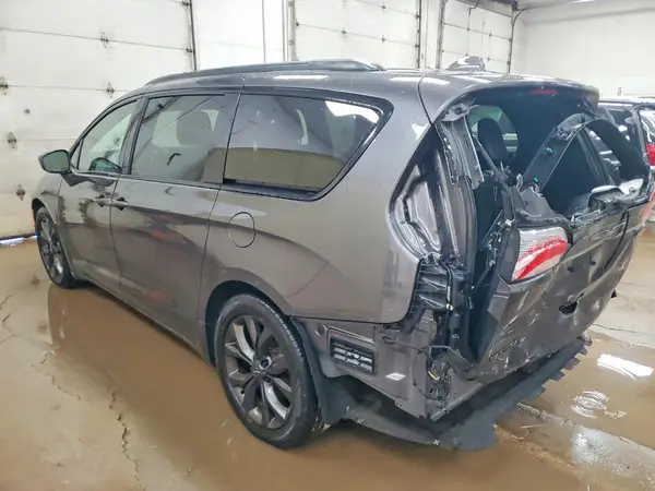 2C4RC1BG4JR178113 2018 CHRYSLER PACIFICA - Image 2