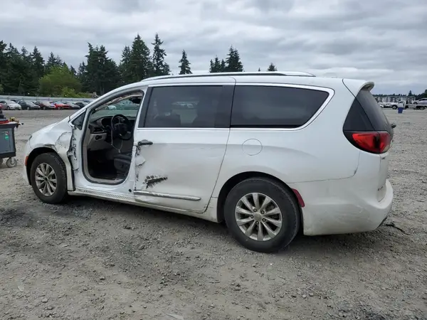 2C4RC1BG4JR214236 2018 CHRYSLER PACIFICA - Image 2