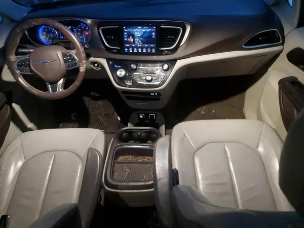 2C4RC1BG4JR217427 2018 CHRYSLER PACIFICA - Image 8