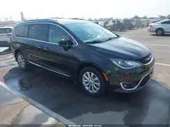 2C4RC1BG4JR217492 2018 CHRYSLER PACIFICA