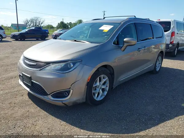 2C4RC1BG4JR219050 2018 CHRYSLER PACIFICA - Image 2