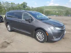 2C4RC1BG4JR227665 2018 CHRYSLER PACIFICA