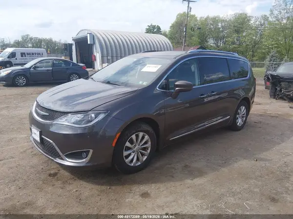 2C4RC1BG4JR227665 2018 CHRYSLER PACIFICA - Image 2