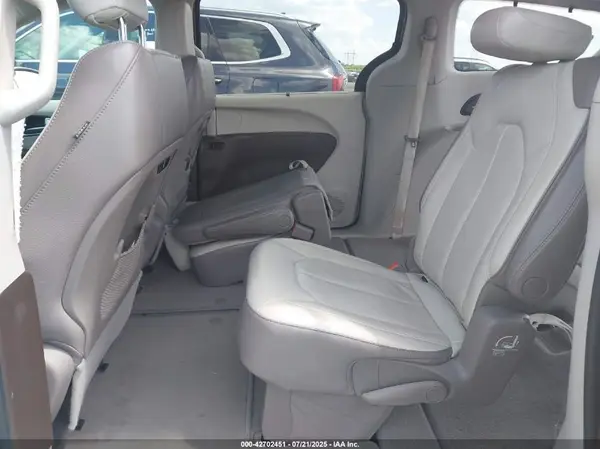 2C4RC1BG4JR237175 2018 CHRYSLER PACIFICA - Image 8
