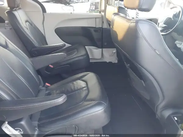 2C4RC1BG4JR246085 2018 CHRYSLER PACIFICA - Image 8